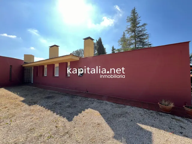 Fantástico chalet a la venta en Ontinyent , zona la Solana . — 6