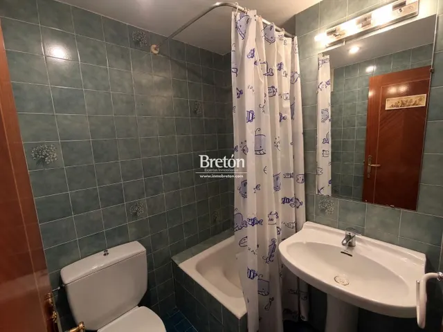 Interesante piso con plaza de garaje y trastero junto a Avenida Goya. — 15