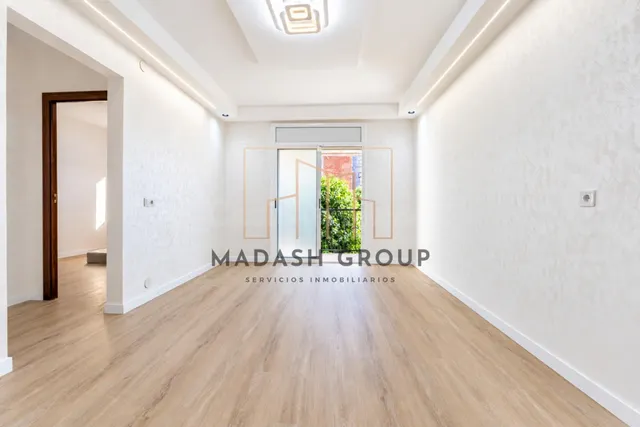 EXCLUSIVA VIVIENDA DE 4 DORMITORIOS, TOTALMENTE REFORMADA, A