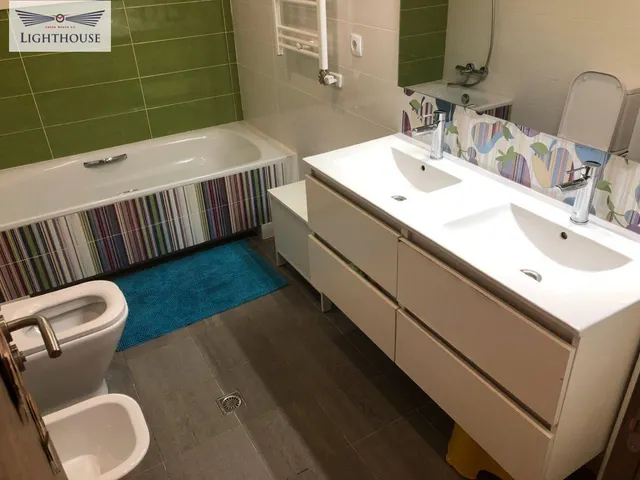 Casa familiar renovada con excelente ubicación. — 12