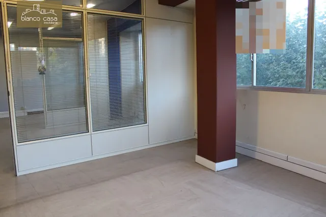 Alquiler de local comercial en rúa Coruña — 8
