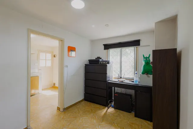 CASA UNIFAMILIAR CON TERRENO URBANO Y GRANDES POSIBILIDADES EN OFRA — 37