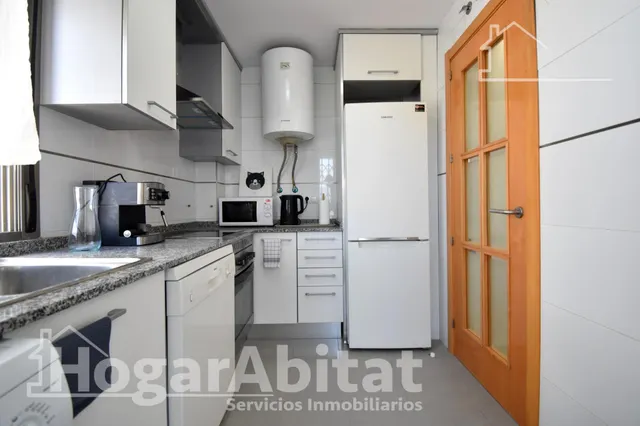 SEMINUEVO CON TERRAZA, PISCINA Y GARAJE — 6