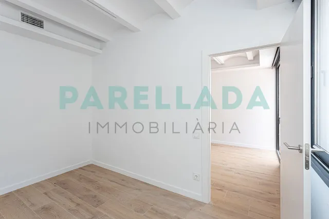 Bajos con terraza totalmente reformados — 14