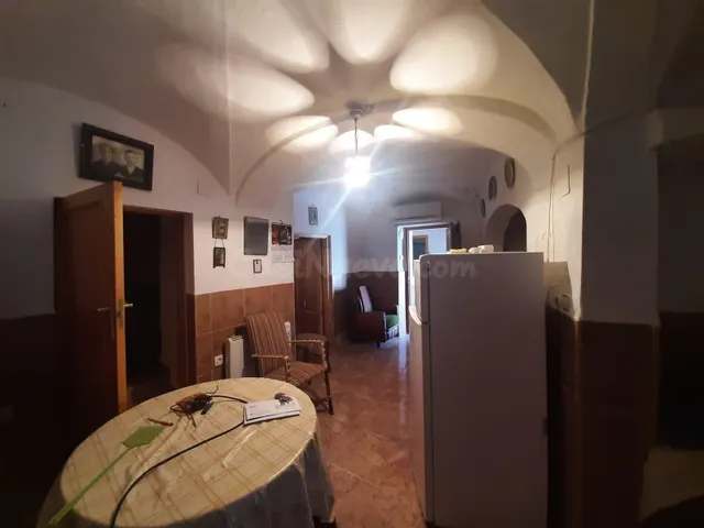 Casa esquinera en el centro de Aldea del Cano - foto 4