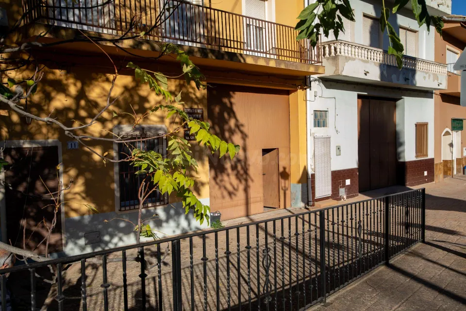 CASA CENTRICA CON IMPRESIONANTES VISTAS