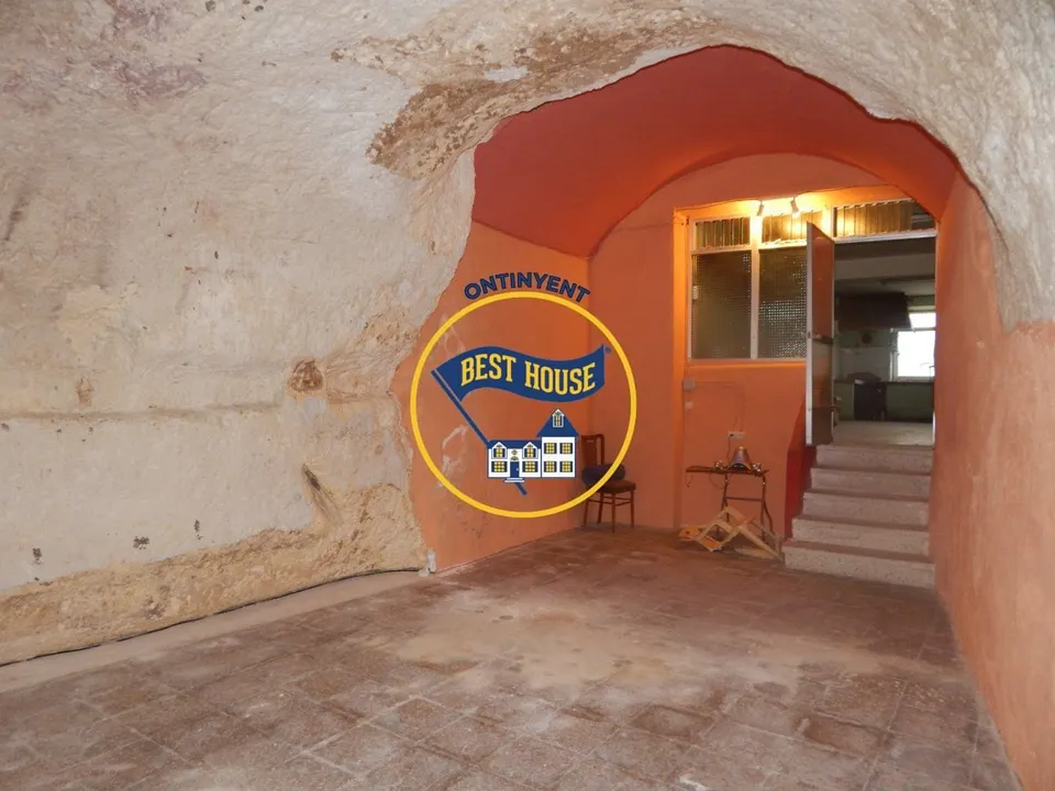 INMUEBLE CON GRANDES POSIBILIDADES EN EL CASCO ANTIGUO DE BOCAIRENT