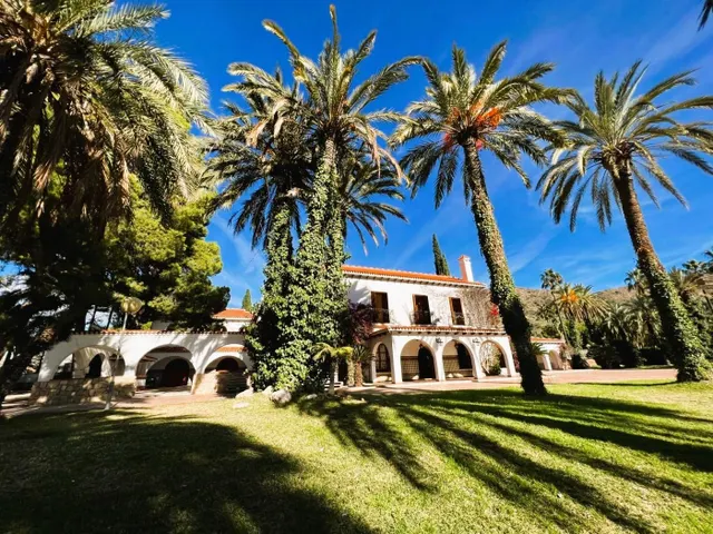 FINCA ECUESTRE DE ESTILO MEDITERRÁNEO. — 8