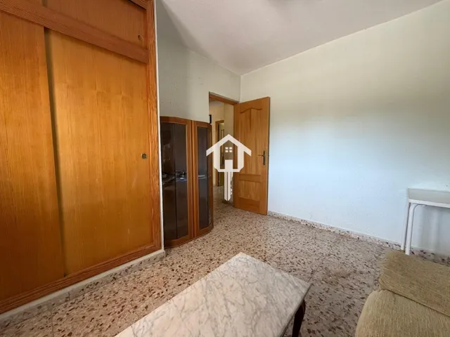 Casa independiente en moralet, Alicante. dos viviendas independientes, 3.700m2 de parcela, 5 habitaciones, 3 baños, piscina — 43