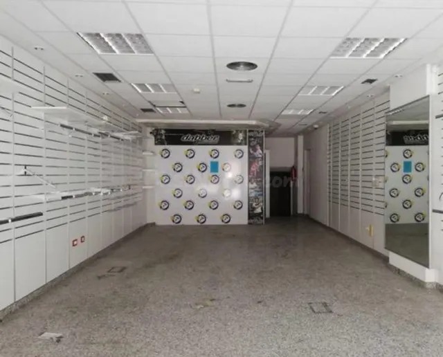 Local comercial 134m² en venta - Alcaravaneras - foto 2