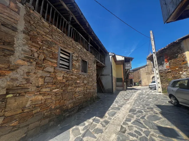FANTASTICA CASA DE PIEDRA EN LOMBILLO — 6