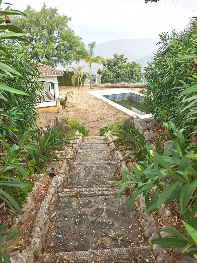 Villa semi reformada en la Mairena, 485m2 útiles, 3000m2 parcela, vistas abiertas a la montaña y mar al fondo — 25