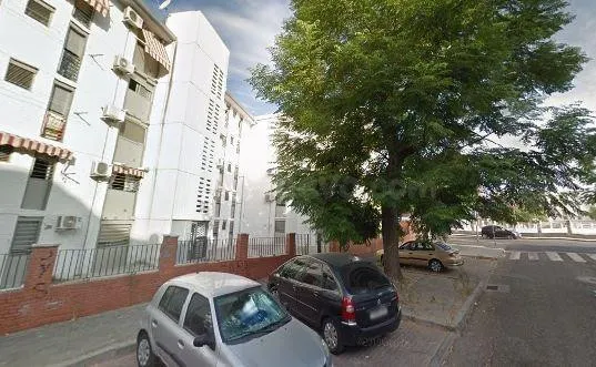 SE VENDE piso OKUPA en C CL MOTRIL,16 Esc:E Pl:3 Pt:04 Córd - foto 3