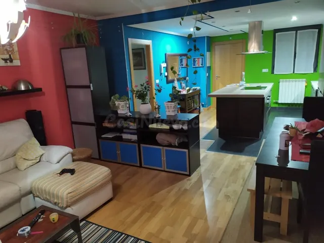 SE VENDE APARTAMENTO MUY LUMINOSO, COCINA AMERICANA, 3 HAB., - foto 4