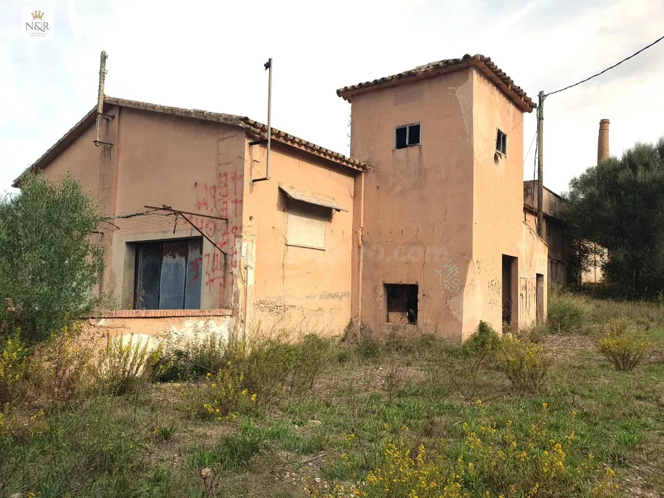 Ikv00514-1. finca rústica de 40.070 m2 con edificación de 488 m2 en Sineu.