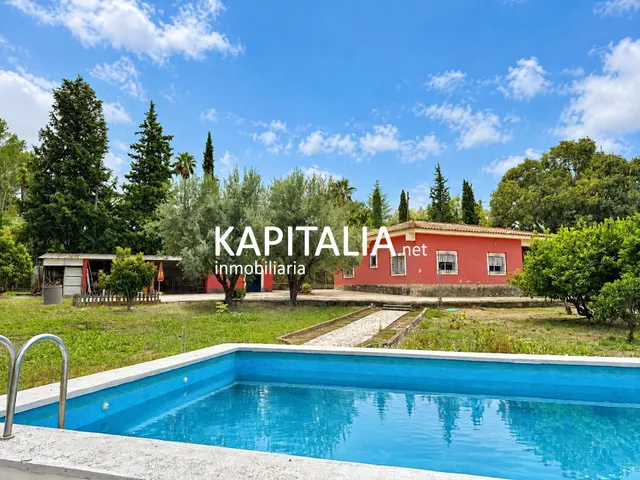 Casa en ALQUILER en Bixquert con piscina privada, jardín y b