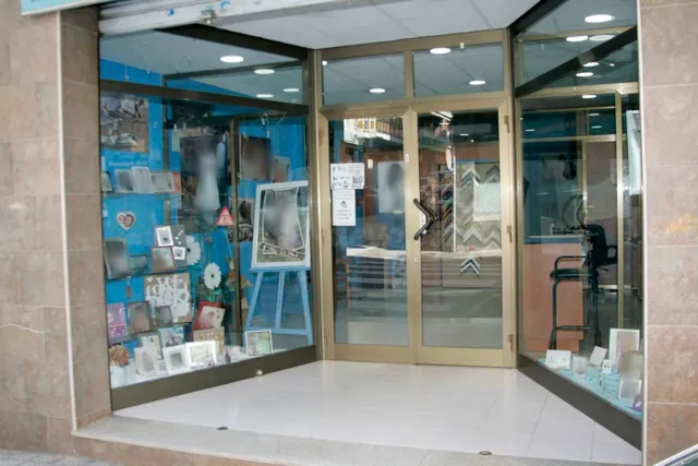 LOCAL COMERCIAL EN VENTA O ALQUILER - foto 3