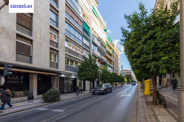 OPORTUNIDAD DE NEGOCIO JUNTO A CALLE RECOGIDAS. — 14