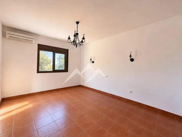 Finca rústica con CÉDULA DE HABITABILIDAD, licencia y final de obra. — 17