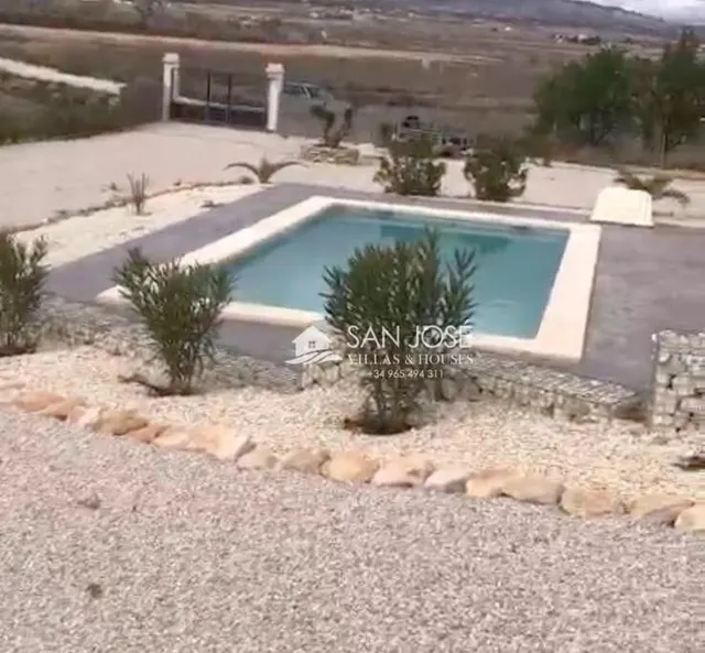 SE VENDE ESPECTACULAR CHALET DE LUJO EN MONOVAR. — 17