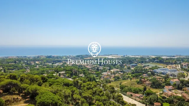 Exclusiva casa con jardín, piscina y espectaculares vistas al mar en Sant Andreu de Llavaneres — 42
