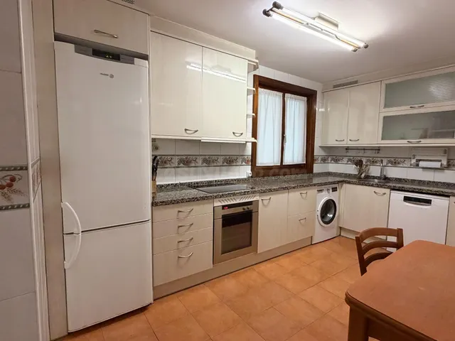EXCLUSIVA VIVIENDA EN AVENIDA DE LA COSTA – PRIVACIDAD, CONF - foto 2