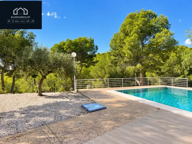 ESPECTACULAR VILLA CON 5 DORMITORIOS Y 4 BAÑOS, 450 M2 Y 3600 M2 DE PARCELA EN BENIDORM — 25