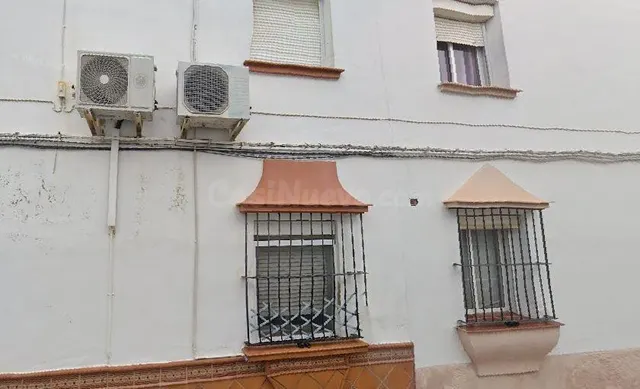 Se vende piso OKUPADO en Calle Matacan Nº 18 San Juan de Azn