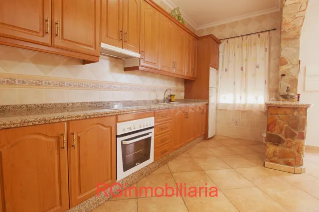 Espectacular chalet con 13.000 m2 de terreno y olivar en pro - foto 2