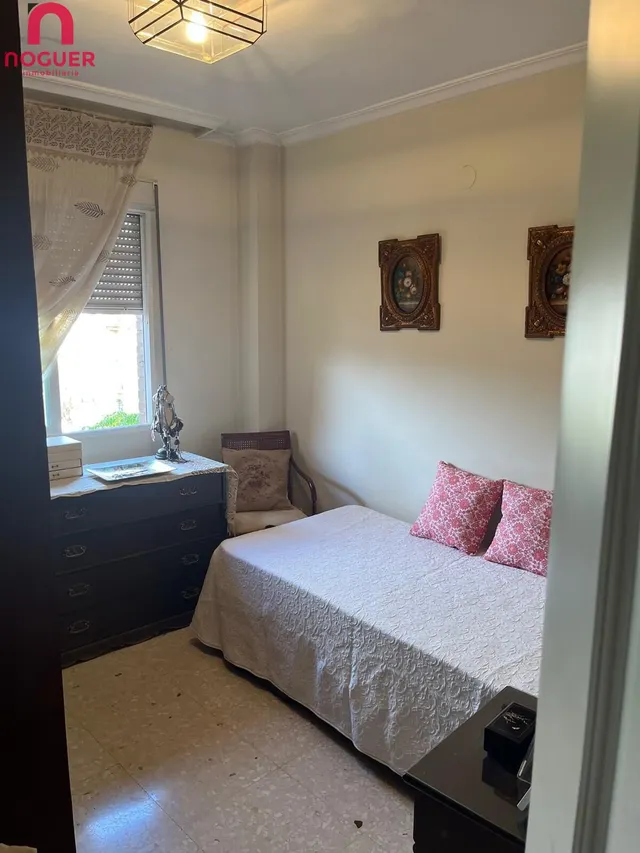 PISO ZONA ZOCO DE CUATRO DORMITORIOS , DOS BAÑOS , TERRRAZA Y  ASCENSOR — 17