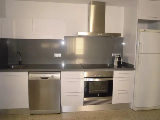 SE VENDE PISO EN SEGUNDA LINEA DEL MAR. EN MIRAMAR. — 34