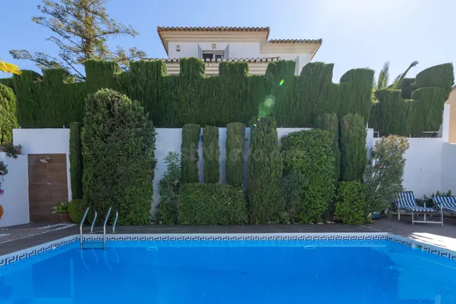 ✨ Espectacular chalet con piscina y vistas impresionantes — 2