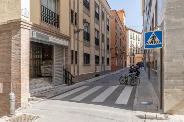 Oportunidad de Inversión: Plazas de Garaje en Gran Vía desde 24.900€. — 5