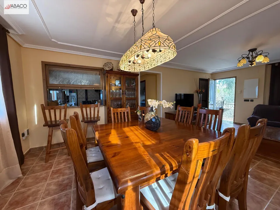 Chalet con 2 viviendas y amplia parcela en la Alcoraya