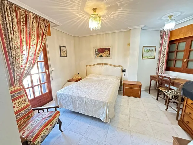 Espectacular chalet en Las Paulinas con vistas despejadas — 22
