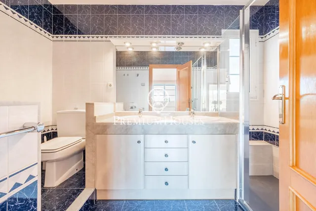 Casa con jardín y piscina en L'Aragai — 26