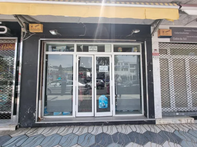 LOCAL COMERCIAL EN BENALMÁDENA COSTA – EXCELENTE UBICACIÓN Y