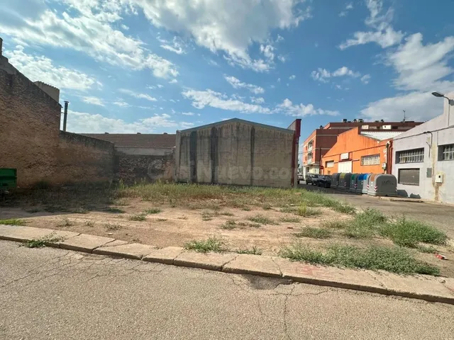 Solar residencial esquinero y céntrico — 5
