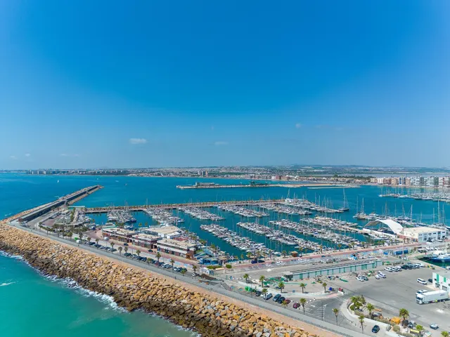 Piso de tres dormitorios a escasos 200 metros de la playa del cura — 36