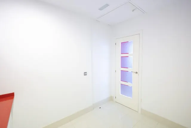 Oficina en venta en Avenida de la Albufera 323, Madrid — 18