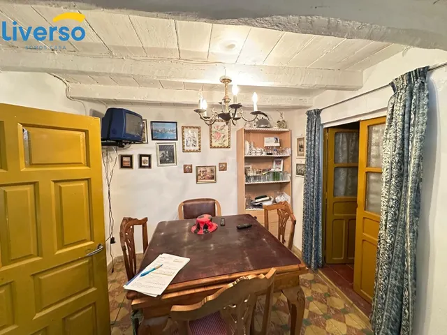 Casa con Alma en el Corazón del Pueblo – Oportunidad Única p