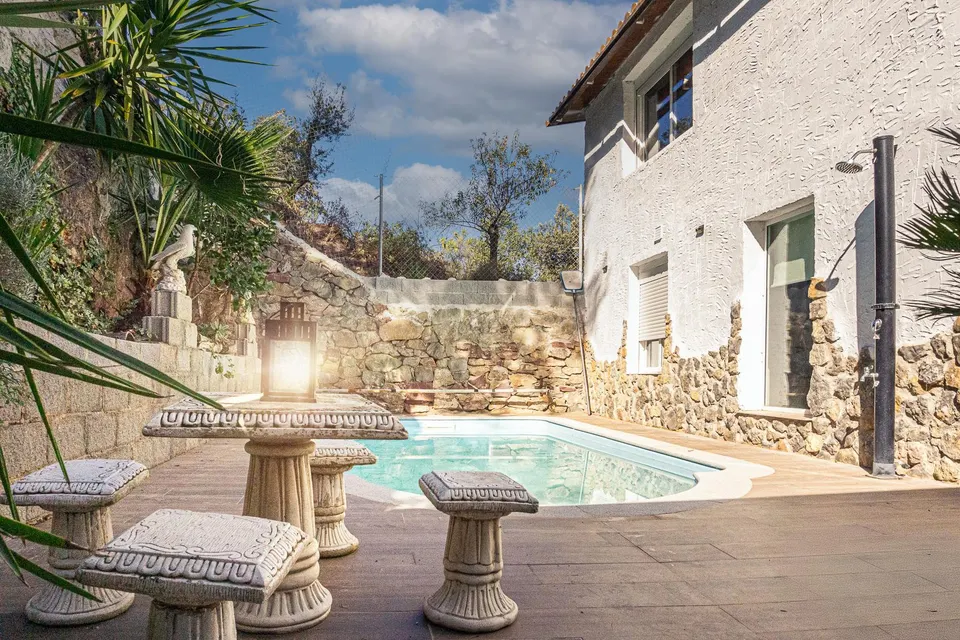 Gr3629 - ESPECTACULAR CASA CON TERRENO EN LA SIERRA SUR