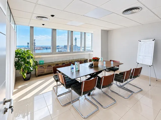 Oficina reformada en la 10.ª planta – Drassanes, Barcelona - foto 4
