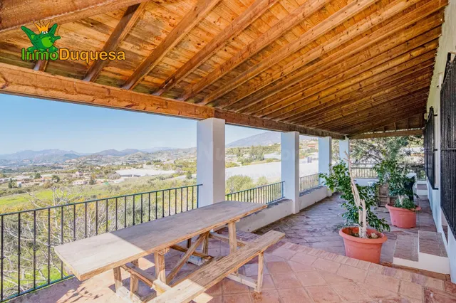 Chalet en finca de 6.500 m2 con vistas al MAR. - foto 5