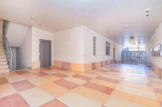 Piso en Peligros: 3 dormitorios,2 baños, patio, ascensor,garaje y trastero — 30
