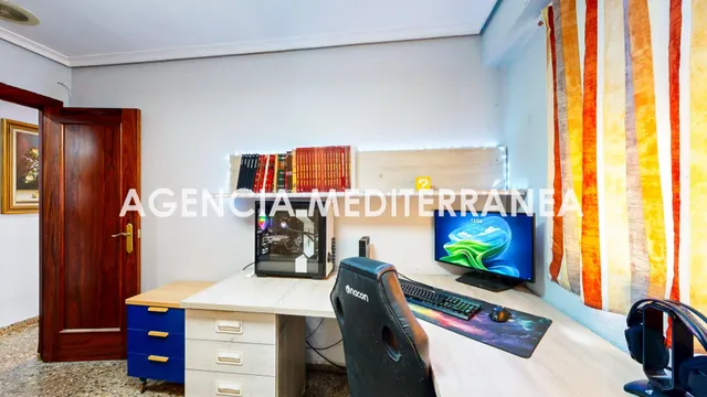 Piso en venta en Torrent, con tres habitaciones y dos baños. — 17