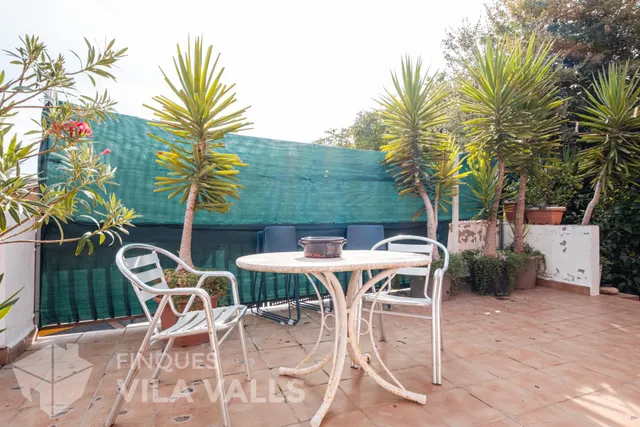 Piso con jardín, terraza y vistas a la montaña — 35