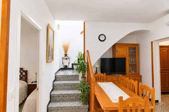 En venta casa pareada de 4 habitaciones, con patio y terraza, barriada las flores — 8