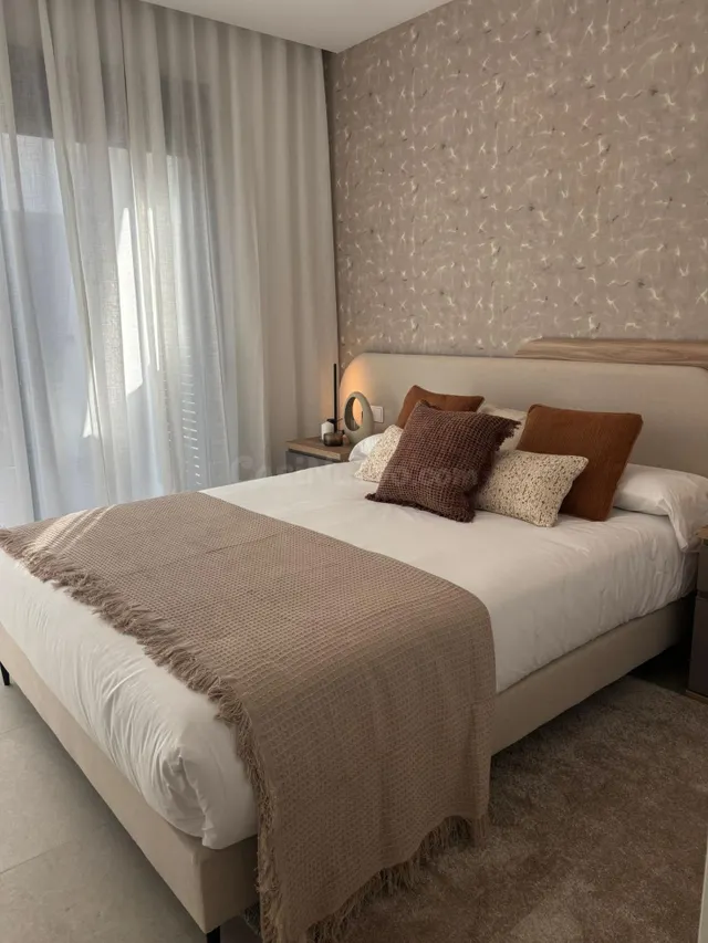 Vivienda AMUEBLADA ,,con gran terraza de 40 metros — 25