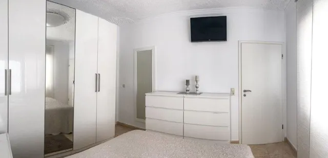 Villa reformada en zona baja de Torremuelle, Benalmádena — 34
